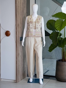 Conjunto de Chaleco Bordado de Algodón para Mujer con Pantalones hasta el Tobillo, Estilo Étnico Informal, Corte Holgado de Verano, Estilo India Pakistán - Product Image 5