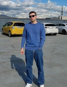 เสื้อสเวตเตอร์ถักสีพื้นสำหรับผู้ชาย แขนยาว ใส่ได้ในฤดูใบไม้ร่วง - Product Image 5