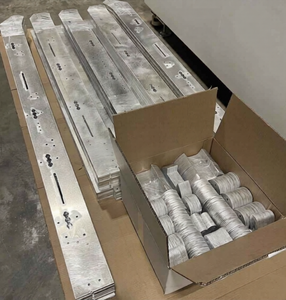 Composants en tôle d'acier inoxydable sur mesure avec découpe laser CNC et gravure par électroérosion à fil pour pièces de machines industrielles - Product Image 4