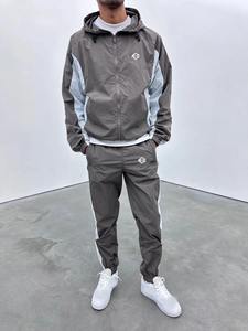 Conjunto Deportivo Oversize de Algodón Estampado Liso para Hombre: Chaqueta Cortavientos y Pantalones Jogger - Product Image 6