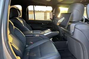 Lexus LX 600 Ultra Luxe d'occasion en bon état, modèle 2022 - Product Image 2