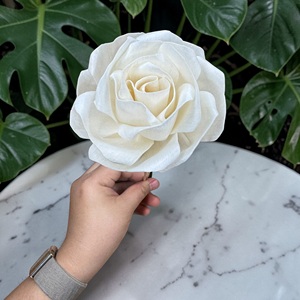 ดอกไม้ไม้โซลา VADEE SOLA WOOD FLOWER ทำมือ ยั่งยืนได้ สำหรับดอกกุหลาบไม้โซลา ขนาด 8.5 ซม.  ทำจากเส้นใยพืชเซสบานียา  พระนครสุรินทร์ - Product Image 2