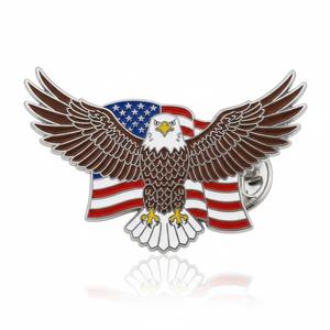 Fournisseur de souvenirs d'animaux, cadeaux touristiques, logo personnalisé, États-Unis, Amérique, épingle à revers en métal en forme d'aigle - Product Image 3
