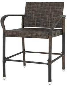 Chaise haute moderne et robuste en rotin brun tressé avec accoudoirs et dossier, pour extérieur, patio, détente - Product Image 3