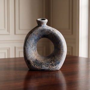Vase en céramique artisanal bleu rustique vieilli Home Basket Bali, en forme de donut, pour décoration de table de salon - Product Image 2