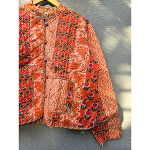 Chaqueta de algodón acolchada reversible para mujer, con estampado floral de patchwork hecho a mano, abrigo de punto para otoño e invierno, regalo para ella. - Product Image 3