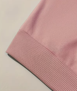 Sudadera de Cuello Redondo Extra Grande Estilo Vintage Minimalista para Mujer, Marca Hardihood International, Color Beige con Estampado Geométrico en Relieve y Manga Larga - Product Image 4