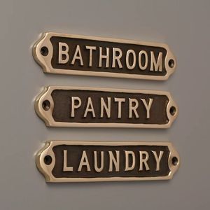 Plaque de porte en bois artisanale avec un design décoratif pour l'entrée de la maison - Product Image 3