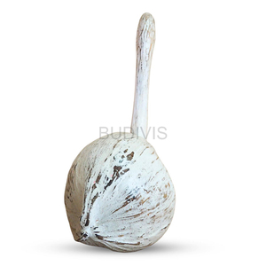 Sculpture de cygne en noix de coco blanchie, décoration de table rustique en bois sculpté à la main, ornement décoratif - Product Image 2