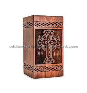 Boîte d'urne en bois faite à la main pour cendres humaines urnes funéraires pour hommes et femmes urnes de haute qualité - Product Image 2
