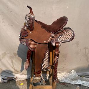 "Silla de Montar Premium de Cuero Estilo Western para Carreras de Barriles y Exhibición, Hecha a Mano, Ligera y Cómoda para Rodeo y Equitación de Rendimiento" - Product Image 1