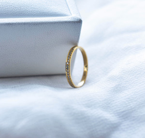 Anillo de Eternidad con Diamantes Brillantes Micro-Pavé en Oro Sólido de 18K, Brillo Eterno y Hermoso - Product Image 4