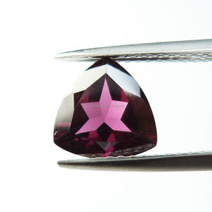 เบาะโกเมน Rhodolite ธรรมชาติลูกแพร์รูปไข่เพชรพลอยหลวมเหลี่ยมเพชรพลอยทำให้เป็นก้อนหินโกเมนสีชมพูเข้มตามธรรมชาติ - Product Image 4