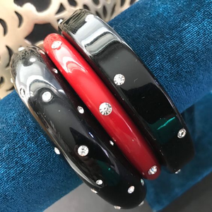 Bracelets artisanaux modernes en résine, élégants, avec diamants, bijoux fantaisie pour femmes, personnalisables, pour mariage, par AFZA ENTERPRISES - Product Image 6