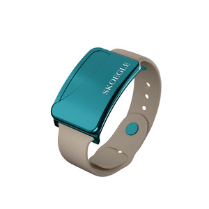 Pulsera Inteligente con Rastreador GPS SKOEGLE para Niños y Adultos Mayores, Botón SOS, Batería Recargable, Rastreo en Tiempo Real, Navegación GPS - Product Image 1