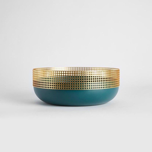 Exclusivos y Elegantes Tazones de Lujo para Servir Alimentos, Hechos de Metal de Calidad Superior, Chapados en Oro y Plateados, con Acabado Brillante y Decorados con Perlas Marinas - Product Image 6