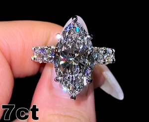 แหวนทองคำ 18k ประดับเพชรแล็บโกรว์ 2 กะรัต ทรงมาร์คีส์ ดีไซน์ทันสมัย โดดเด่นไม่ซ้ำใคร ระดับไฮเอนด์ ขนาดใหญ่ - Product Image 1