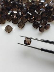 Cuarzo Ahumado Marrón Natural de 6MM, Corte Cojín, Tamaño Personalizable, Gema Suelta de la Mejor Calidad para Joyería - Product Image 1