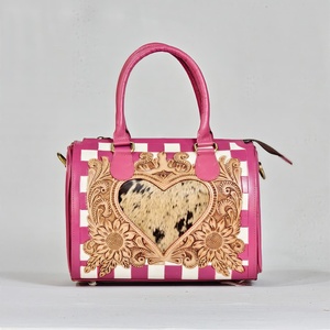 Bolsa de Viaje de Cuero a Cuadros Rosa y Blanco con Cierre de Cremallera, Bolso de Mano Casual y Portátil - Product Image 1