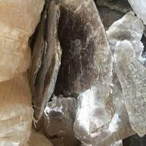 Bloque de Mica Muscovita Grado Protección Contra Incendios United Stone Ltd Origen Rajasthan Venta al por Mayor con 13.3-32% de Contenido de Al2O3 - Product Image 2