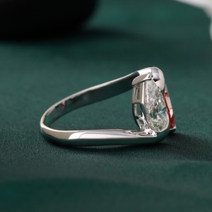 Bague en diamant de laboratoire taille poire rouge vif, sertie à griffes en or 14K, couleur rare, bijoux fins, or massif 18K, platine, matériau principal - Product Image 3