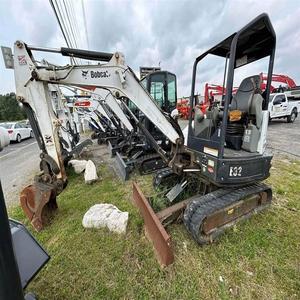 Mini excavadora compacta Bobcat E32 de 3.5 toneladas con orugas para uso agrícola, construcción, excavación, tendido de tuberías y trabajos de paisajismo. - Product Image 6