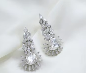 Pendientes de latón victoriano de diseño elegante con dijes bonitos, pulidos, para fiesta de compromiso, accesorio de moda para mujer - Product Image 2