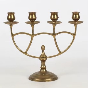Candelabro de metal con artesanía superior. Elegante portavelas de hierro para realzar la estética de la sala de estar. - Product Image 6