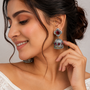 Pendientes Jhumka Clásicos de Latón Oxidado con Acabado Antiguo, Zirconia en Forma de Campana, Cúpula Pesada y Engaste de Bisel para Mujer, Venta al por Mayor - Product Image 3