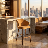 Tabouret de bar moderne en velours avec structure en bois, design mid-century pour bar à domicile