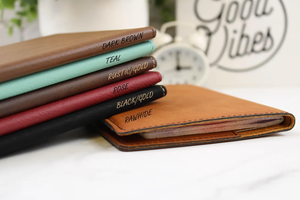 Couverture de passeport en cuir PU Laserable vierge cadeau d'anniversaire de voyage personnalisé étiquette de bagage en cuir végétalien - Product Image 5