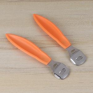 เครื่องกำจัดหนังด้านเท้า พร้อมด้ามจับที่สะดวกสบาย ควบคุมการใช้งานได้อย่างราบรื่น ตะไบเปลี่ยนได้ ช่วยขจัดผิวหนังที่ตายแล้วบริเวณส้นเท้า - Product Image 5