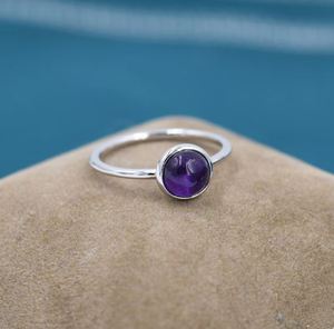 Bague en argent sterling avec améthyste violette véritable, améthyste foncée naturelle, petite bague en jade, pierre d'améthyste de 6 mm, pierre de naissance de février - Product Image 1