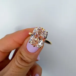 Anillo de compromiso para mujer de moissanita con corte cojín S925, engaste vintage con puntas, chapado en oro de 14k, piedra preciosa para regalo de aniversario de bodas - Product Image 3