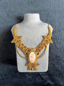 Collar de Macramé Vintage Hecho a Mano con Cuarzo Rosa, Cadena con Cristal Natural Cabujón, Joyería Tejida Ajustable Estilo Boho para Mujer - Product Image 3