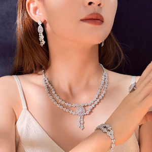 Collier de luxe à 2 couches pour femmes, avec pendentif goutte d'eau en moissanite blanche et ensemble de bijoux en argent, élégant pour mariage et mariée - Product Image 6