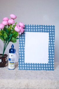 Cadre photo léger en résine fait main avec un design moderne pour la décoration de table - Product Image 2