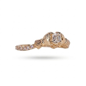 Anillo de Compromiso y Matrimonio Claddagh VBSR-61 de Oro Sólido de 18K, E VS1, 0.39CT, Corona con Manos Sosteniendo un Corazón, Anillo con Diamante Cultivado en Laboratorio HPHT - Product Image 1