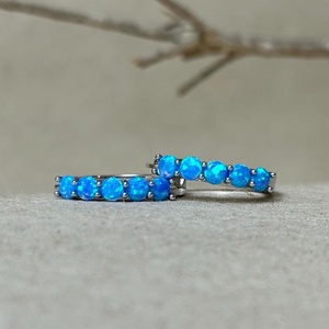 Pendientes de Aro de Ópalo Azul, Plata de Ley 925, Huggies, Joyería con Piedra de Nacimiento de Octubre, Regalo para Ella, Estilo Delicado - Product Image 5