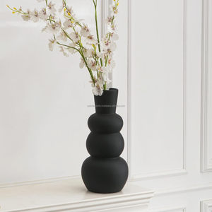 Vase à fleurs en aluminium de luxe fait main avec finition galvanisée, décoration contemporaine écologique pour la maison par Zahid Exports - Product Image 2