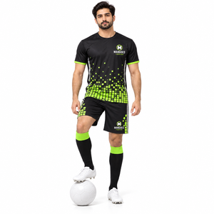 Conjunto de Uniforme de Fútbol Personalizado Sublimado para Hombre, Camiseta de Fútbol de Manga Corta con Cuello Redondo y Rayas, 100% Poliéster - Product Image 2