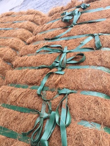 Filet en fibre de coco naturelle en gros pour le contrôle de l'érosion des sols, la protection des pentes, l'aménagement paysager, le jardinage, taille personnalisée OEM - Product Image 3