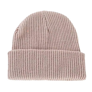 Gorro de acrílico unisex al por mayor, color gris, diseño de logotipo personalizado, gorro informal de invierno, 56-58 cm, para adultos. - Product Image 4