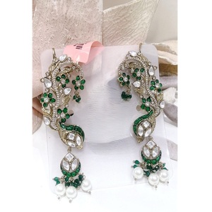 Encantadores Pendientes de Latón Chapados en Oro de Alta Calidad, Modernos y Brillantes, con un Toque Distintivo, para Mujer, Ideales para Fiestas y Eventos Nocturnos - Product Image 1