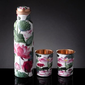Base Blanca con Estampado de Loto, Combinación de Color Rosa, Patrón de Estampado Único, Compre Directamente del Proveedor Indio a Precio de Mayoreo - Product Image 1