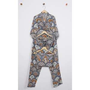 Conjunto de Pijama de Algodón Ligero Estampado a Mano para Mujer, Tela Suave, Transpirable y de Secado Rápido, para Todas las Temporadas, Relajante, Informal para Dormir - Product Image 5