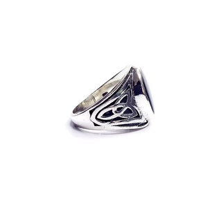 Bague pour homme en argent 925 avec nœud celtique vintage et grande pierre ovale en onyx noir, anneau ajouré, vente en gros - Product Image 3