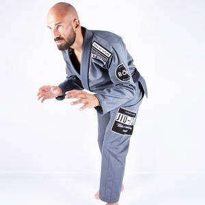 Conjunto de Uniforme de Karate Profesional, 100% Algodón, Tela Ligera (460g), Diseño Reforzado y Duradero con Impresión por Transferencia de Calor, Unisex - Product Image 3