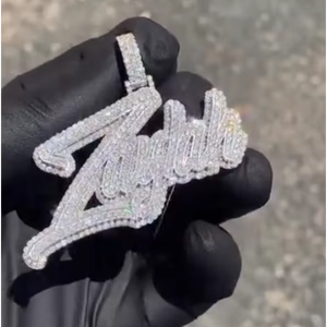 Colgante de Moissanita Personalizado con Certificado GRA, Nombre Personalizado, Plata 925, Totalmente VVS, Estilo Hip Hop - Product Image 1