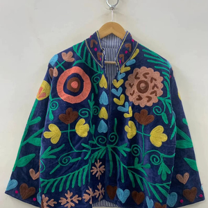 Chaqueta de Terciopelo Bordada a Mano con Diseño Suzani de Primera Calidad para Mujer, Abrigo de Moda al por Mayor, Prenda Exterior Hecha a Mano - Product Image 1